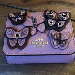 COACH NWT Small Trifold Wallet With Butterfly
Applique